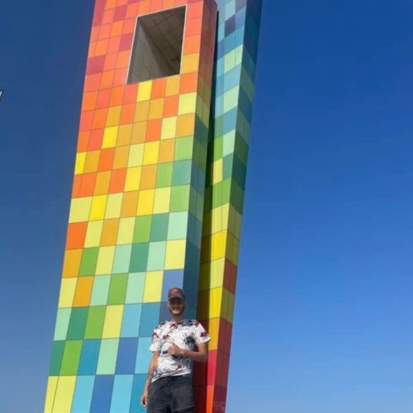 Meet your Posher, Nicolas - Picture 1 of 1